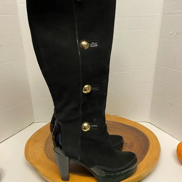 Fendi Gold Buttoned Leather Heeled Knee High Boots